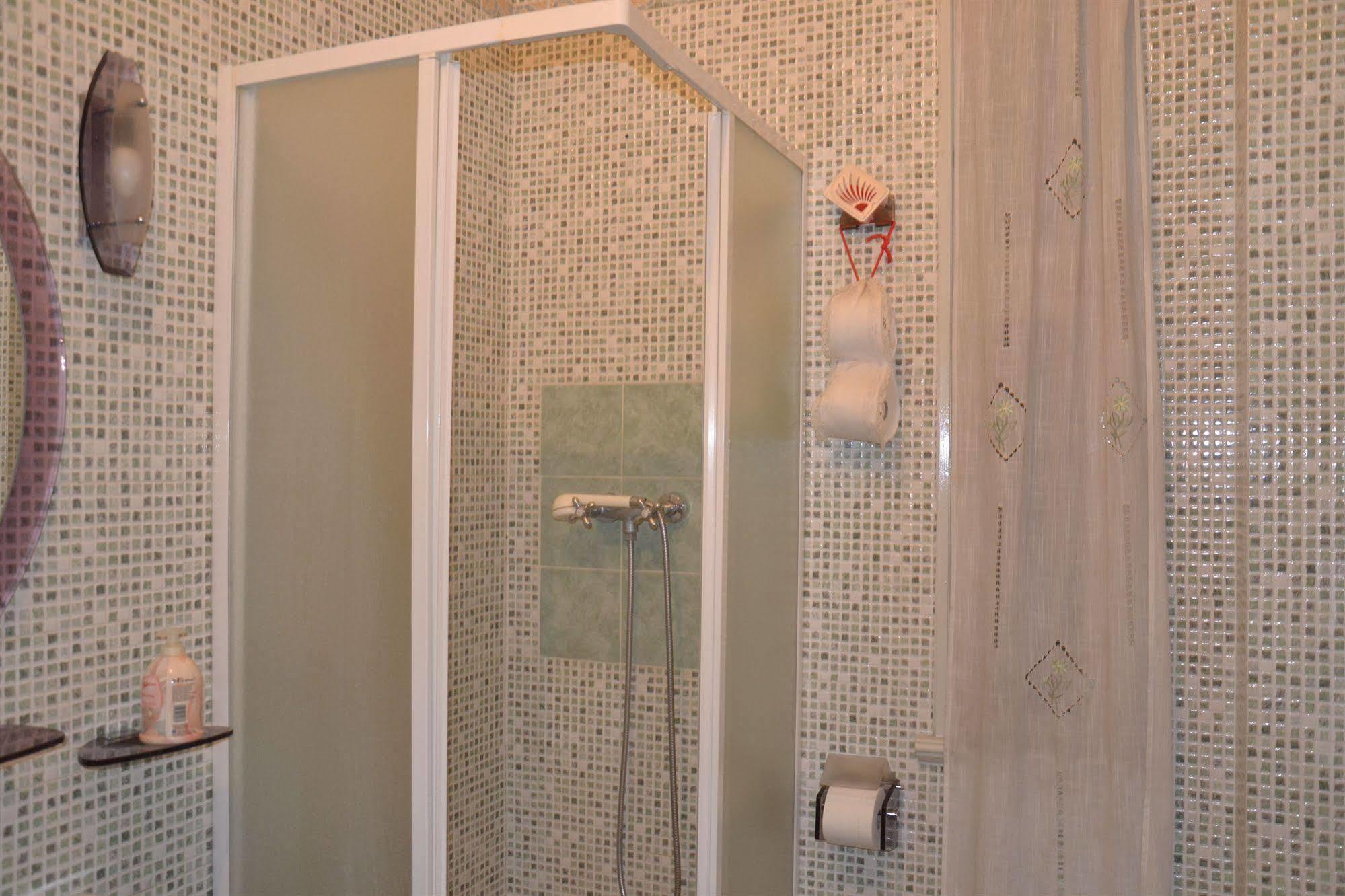 Отель Lucky House Рим Экстерьер фото